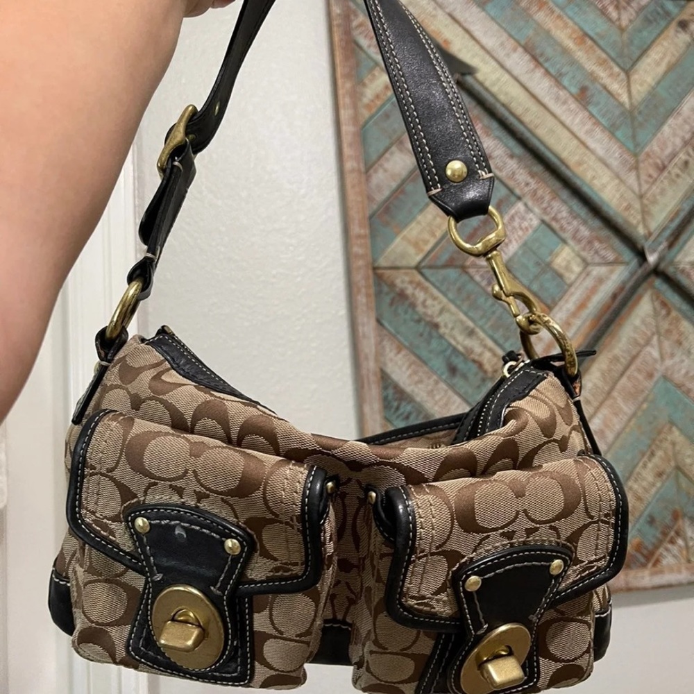 Coach purse good condition medium size I just don’t use it need to get rid of it